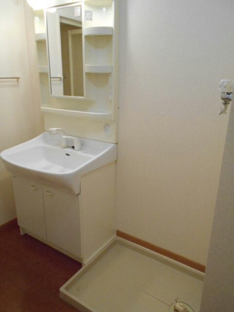 洗面設備　写真は103号室です。(参考)