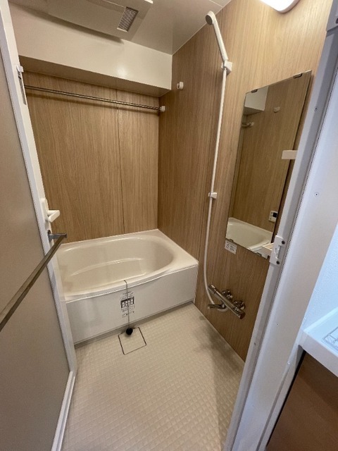 バス・シャワールーム　バスルーム