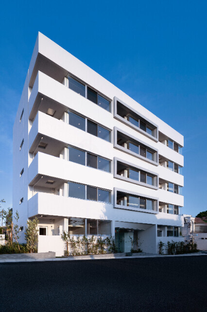 建物外観　５階建ての賃貸マンション