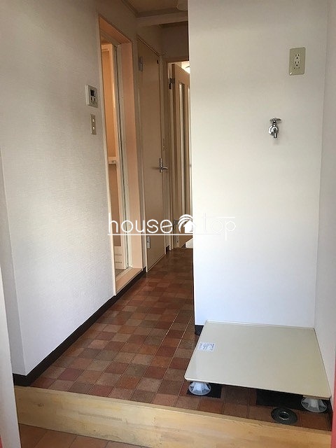 玄関　室内洗濯置場