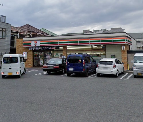 コンビニ　セブンイレブン（コンビニ）まで498m