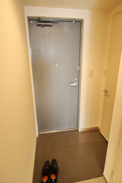 玄関　★収納付き玄関です★