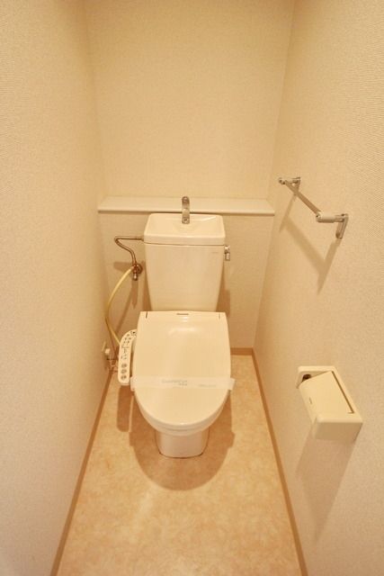 トイレ　★ウォシュレット付きトイレです★