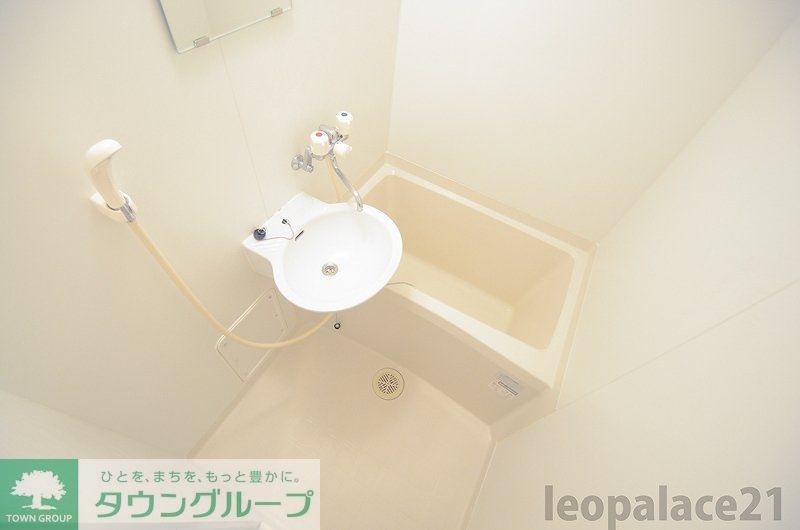 バス・シャワールーム　同タイプの間取り撮影につき実際の物件とは異なる場合があります