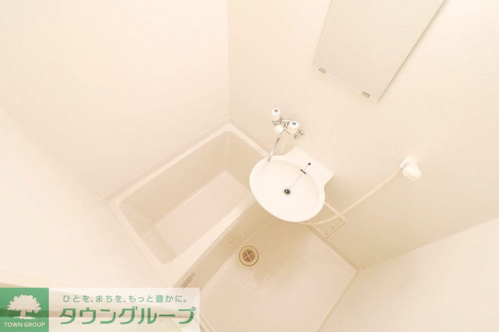 バス・シャワールーム　浴室乾燥機付き♪　混合水栓で温度調節が簡単！