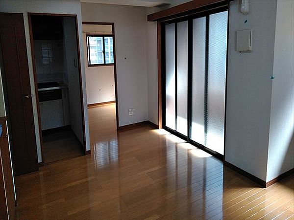 居室・リビング　※別部屋の参考写真です。