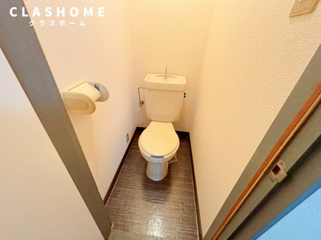 トイレ　同物件の別部屋になります。