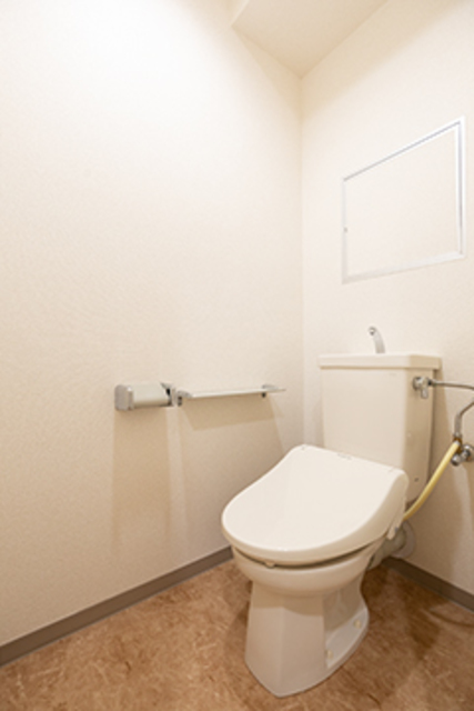 トイレ　※写真は同タイプ住戸です。