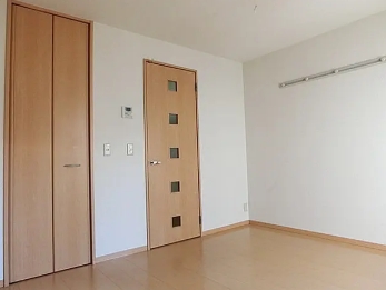 居室・リビング　☆明るい洋室☆