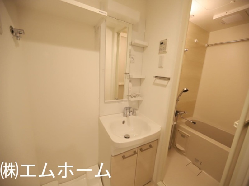 洗面設備　脱衣所　独立洗面化粧台