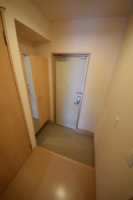 玄関　※別号室参考写真です