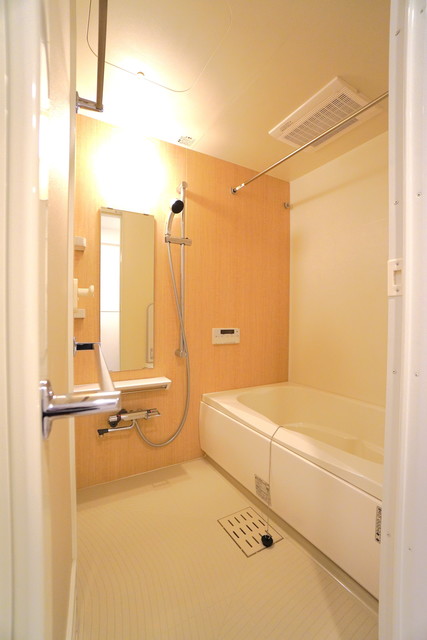 バス・シャワールーム　※写真は同タイプ住戸です。