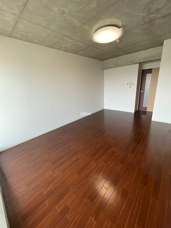 居室・リビング　室内