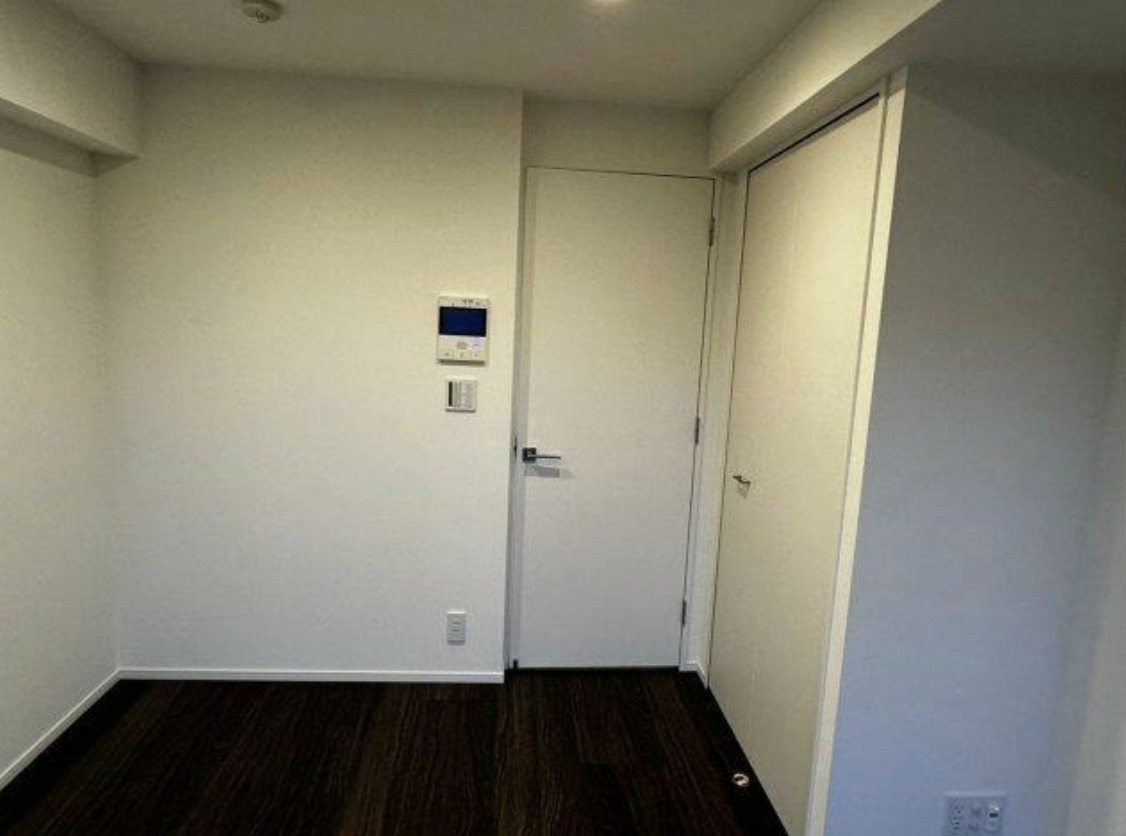 居室・リビング　同一仕様。