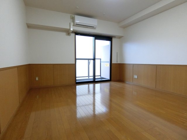 居室・リビング　詳細は、RISUMO江坂本店→06-6155-7137まで♪