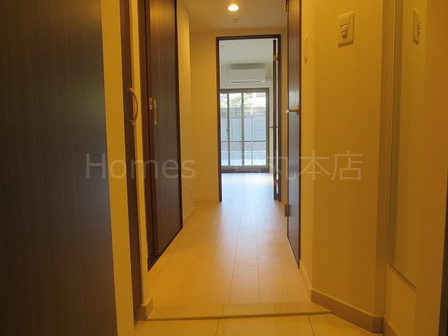 玄関　写真は別室1K写真使用