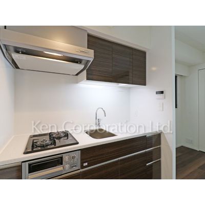 キッチン　同タイプ6階のお部屋を撮影。仕様が異なることがあります。