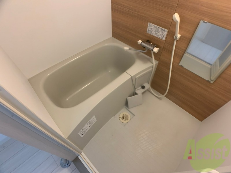 バス・シャワールーム　お風呂になります。一日の疲れを癒してくださいね。