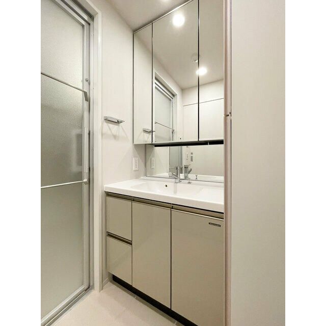 洗面設備　脱衣スペースもあります