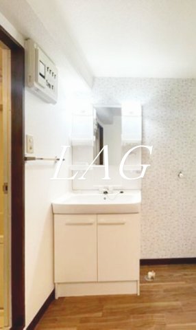 洗面設備　独立洗面台です。