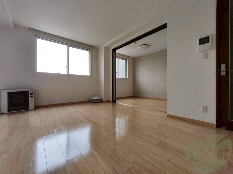 居室・リビング　広くてきれいなリビングです！快適に過ごせそうですね。