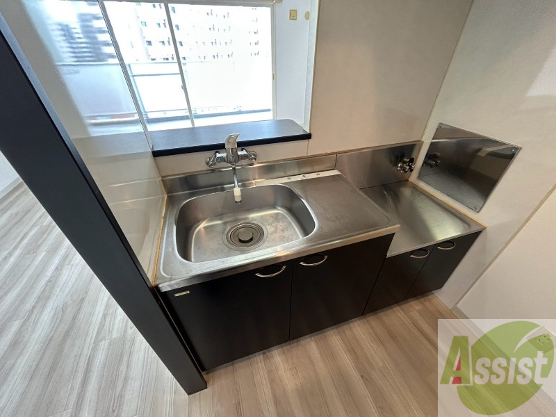 キッチン　キッチンです。一人暮らしなら十分な大きさですね。