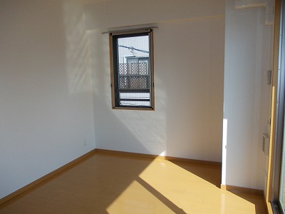 居室・リビング　こちらのリビングで趣味の時間をお楽しみください