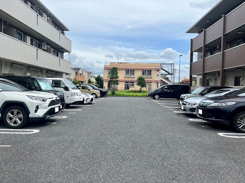 駐車場　敷地内駐車場（空き要確認）