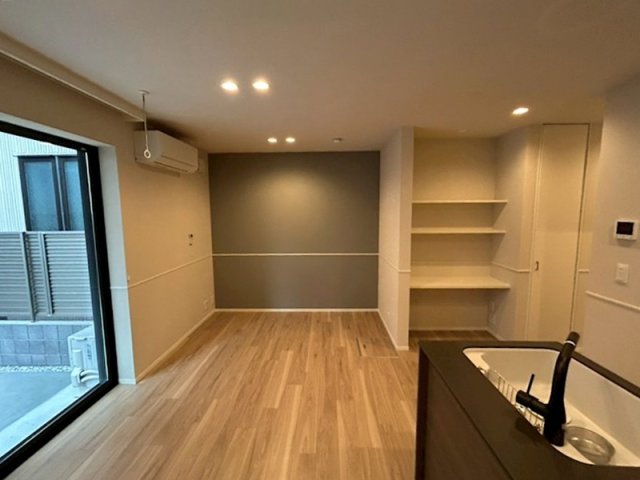 居室・リビング　開放感のあるゆったりとしたお部屋です♪