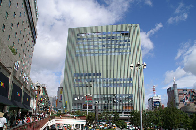 ショッピングセンター　ミント神戸（ショッピングセンター）まで409m