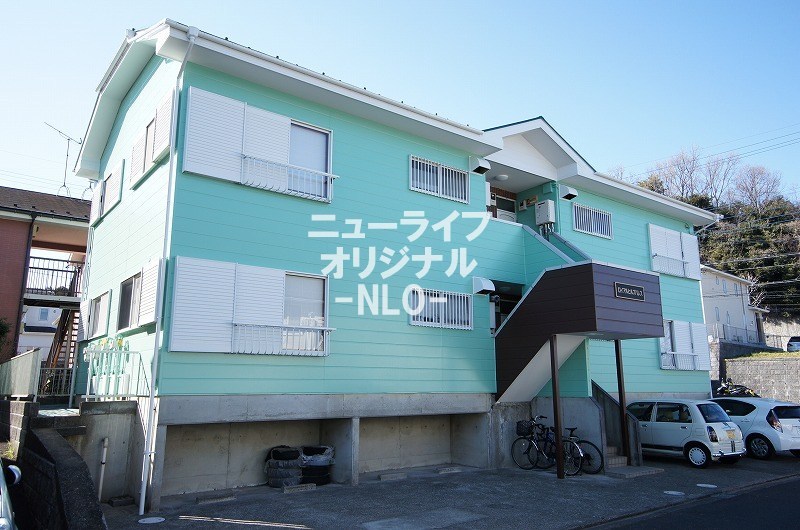 建物外観　さわやかなグリーン色のお洒落な外観♪