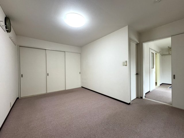 衣笠西馬場町貸家の居間写真