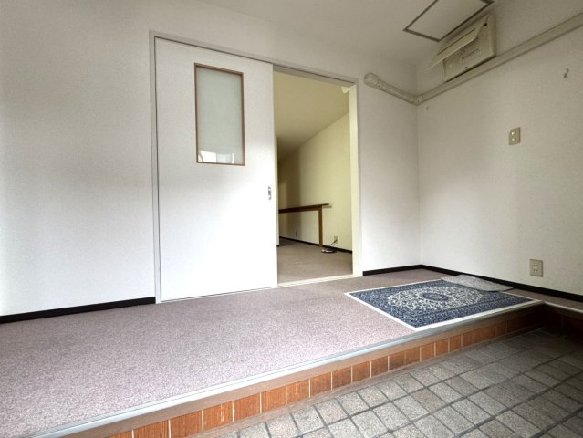 衣笠西馬場町貸家の玄関写真