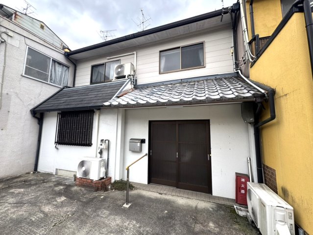 衣笠西馬場町貸家