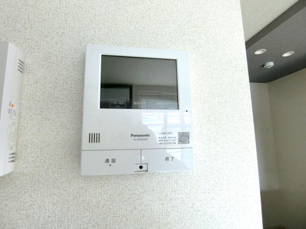 セキュリティ　同型物件の写真、配色に違いあり