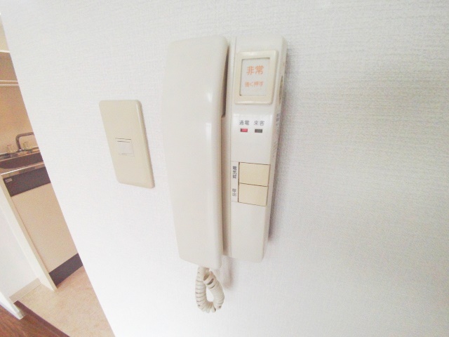 セキュリティ　オートロック連動のインターホンで防犯面も安心ですね