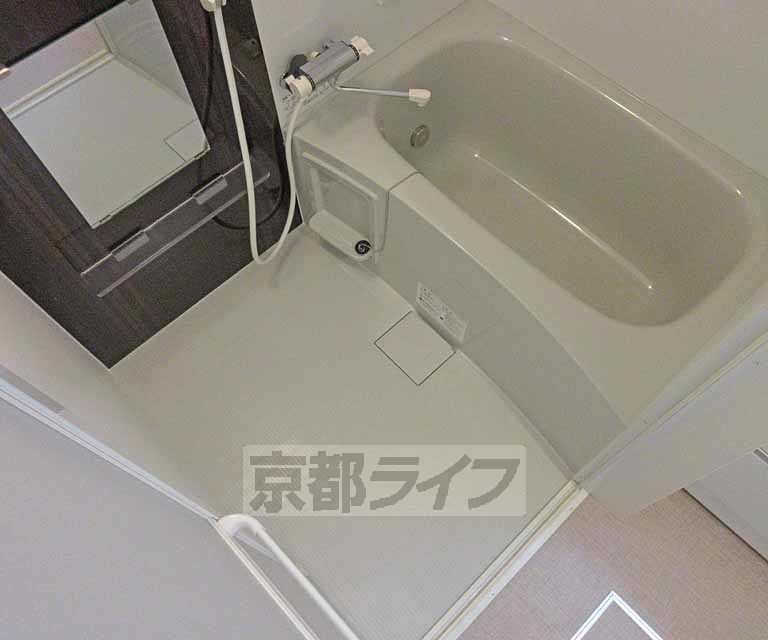 バス・シャワールーム　広いお風呂です・