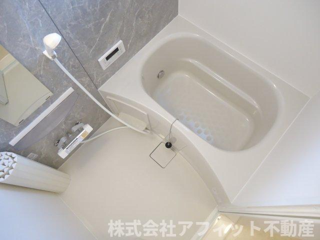 バス・シャワールーム　追い焚き機能付き