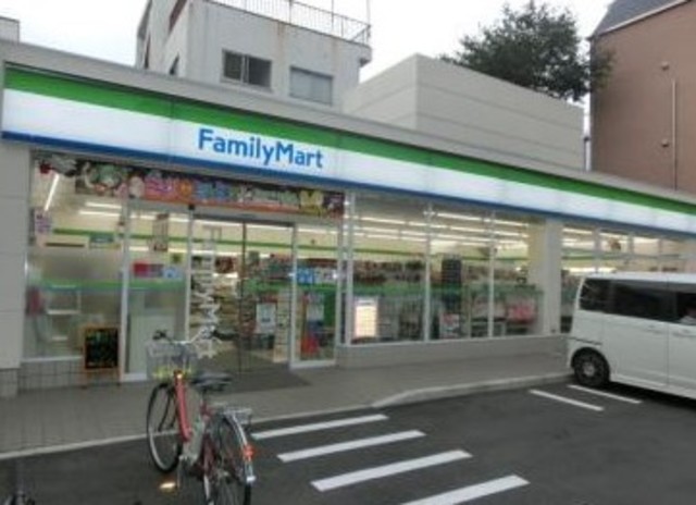 コンビニ　ファミリーマート中野一丁目店（コンビニ）まで371m