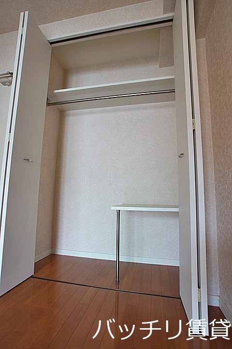 収納　＊画像は別部屋の為、現状を優先致します