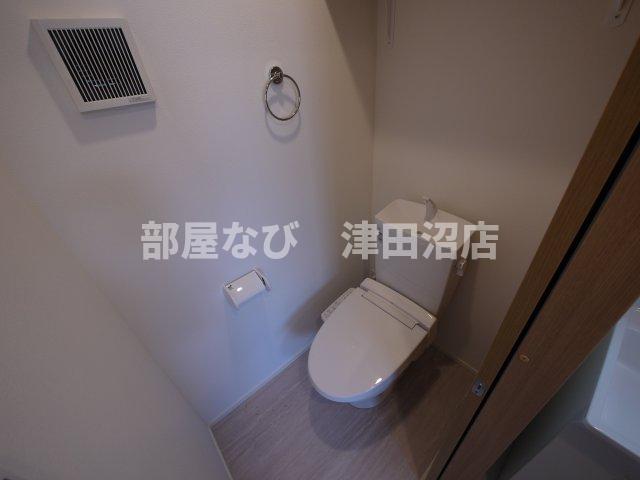 トイレ　温水洗浄便座付き
