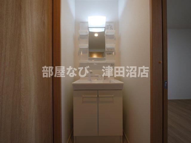 洗面設備　独立洗面台です