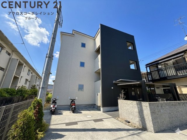 建物外観　オートロック・防犯カメラ完備で安心♪