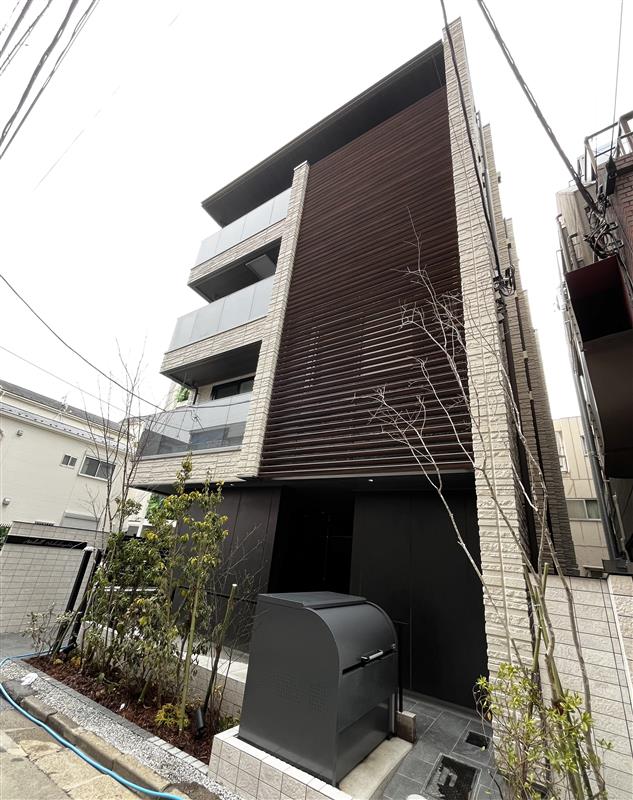 建物外観　積水ハウスのシャーメゾンです♪４階建ての重量鉄骨造♪