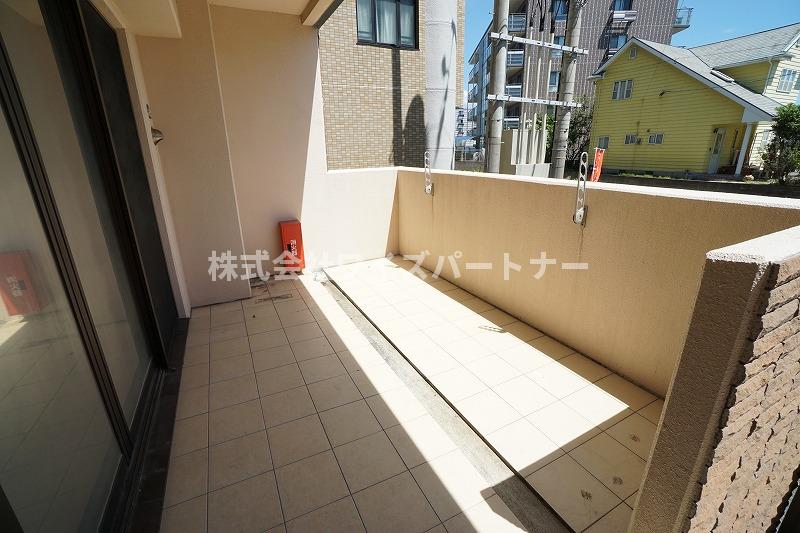 バルコニー　※別号室の為、現況優先