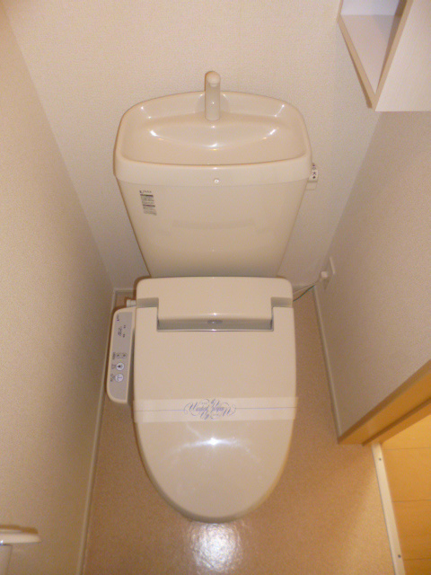 トイレ　※写真は105号のもの。