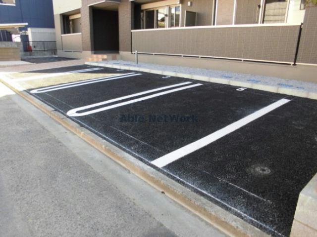 駐車場　駐車場