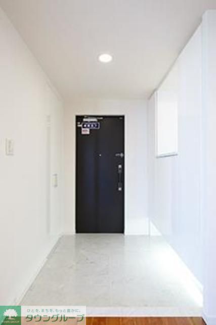 玄関　※写真は同タイプ住戸です。