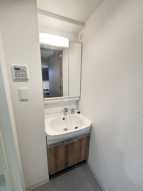 洗面設備　コンパクトで使いやすい洗面所