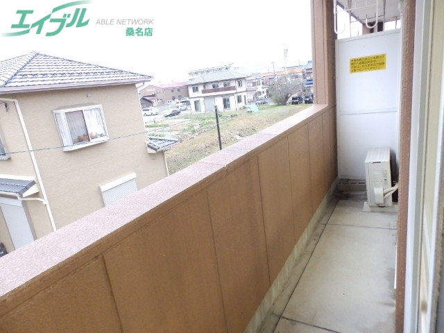 バルコニー　同一物件の別部屋の写真です。
